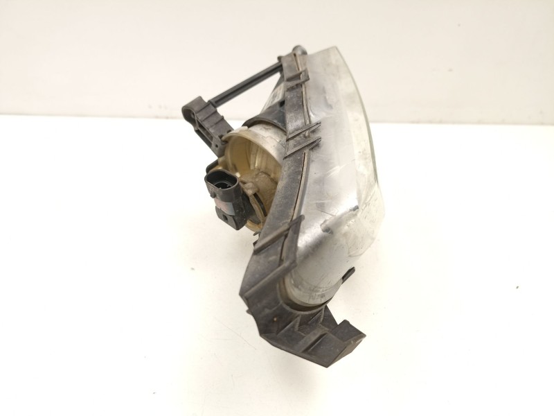 Recambio de antiniebla izquierdo para opel insignia a (g09) 2.0 cdti (68) referencia OEM IAM 13226828  
