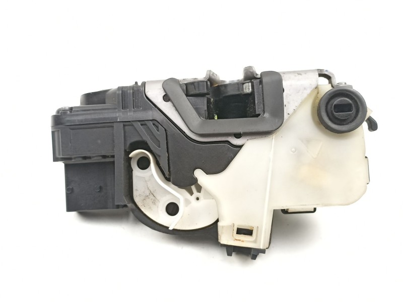 Recambio de cerradura puerta trasera derecha para opel insignia a (g09) 2.0 cdti (68) referencia OEM IAM 13503178  