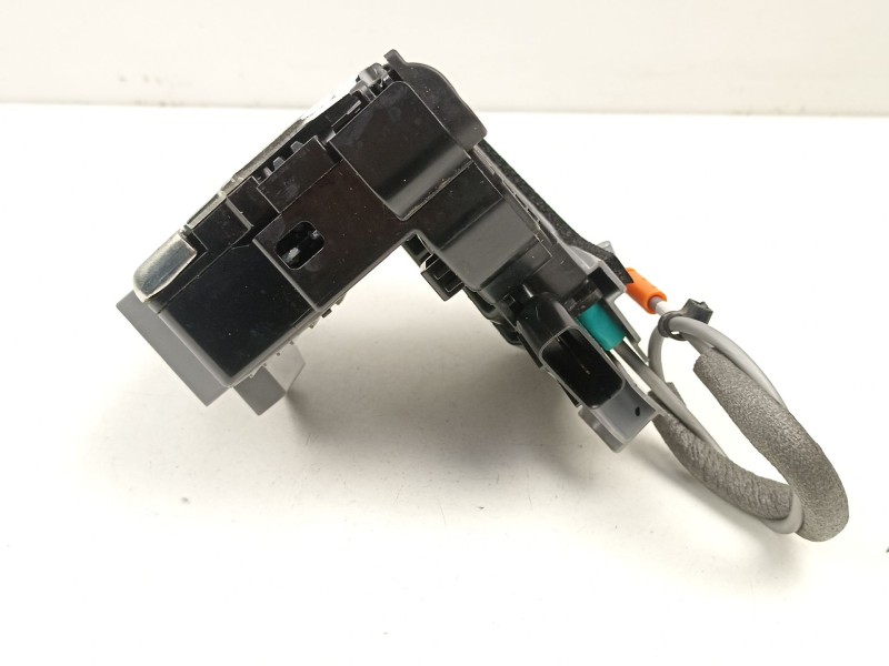 Recambio de cerradura puerta trasera izquierda para hyundai i20 iii (bc3, bi3) 1.2 referencia OEM IAM 81410Q0000  