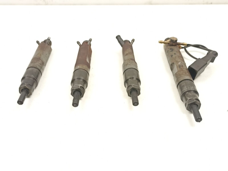 Recambio de inyectores juego para seat toledo ii (1m2) 1.9 tdi referencia OEM IAM 038130202A 038130202E 0432193595