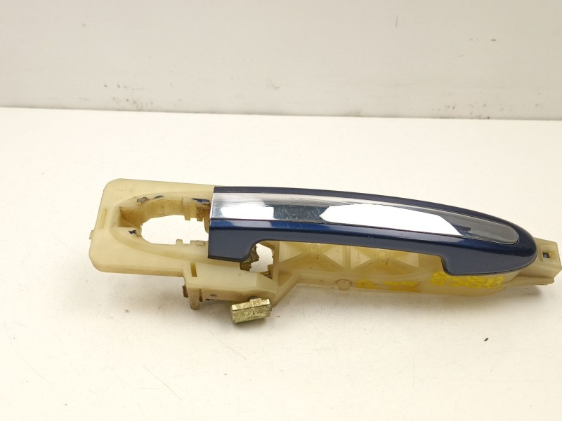 Recambio de manilla delantera izquierda para hyundai santa fé ii (cm) 2.2 crdi 4x4 referencia OEM IAM 826552B000  