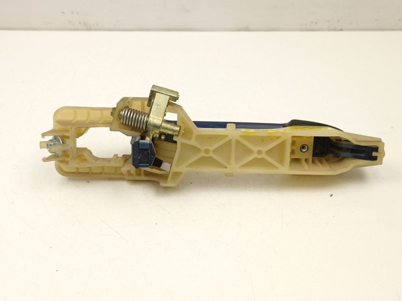 Recambio de manilla delantera izquierda para hyundai santa fé ii (cm) 2.2 crdi 4x4 referencia OEM IAM 826552B000  