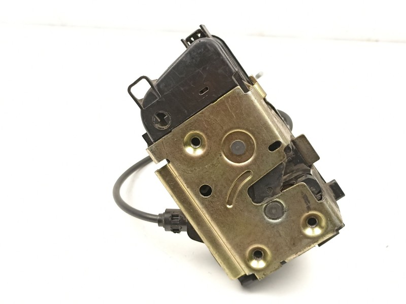 Recambio de cerradura puerta trasera izquierda para renault megane 1.9 dci referencia OEM IAM 8200028430  