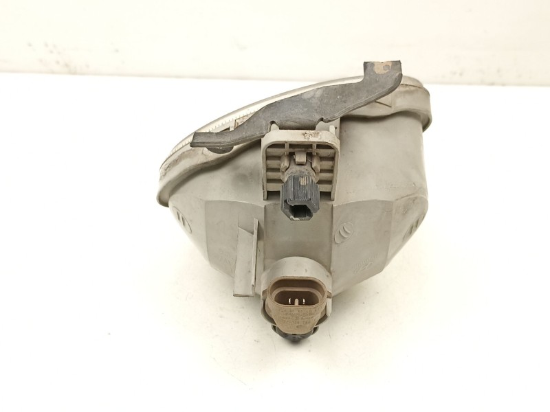 Recambio de antiniebla derecho para hyundai santa fé ii (cm) 2.2 crdi 4x4 referencia OEM IAM 922022B000  