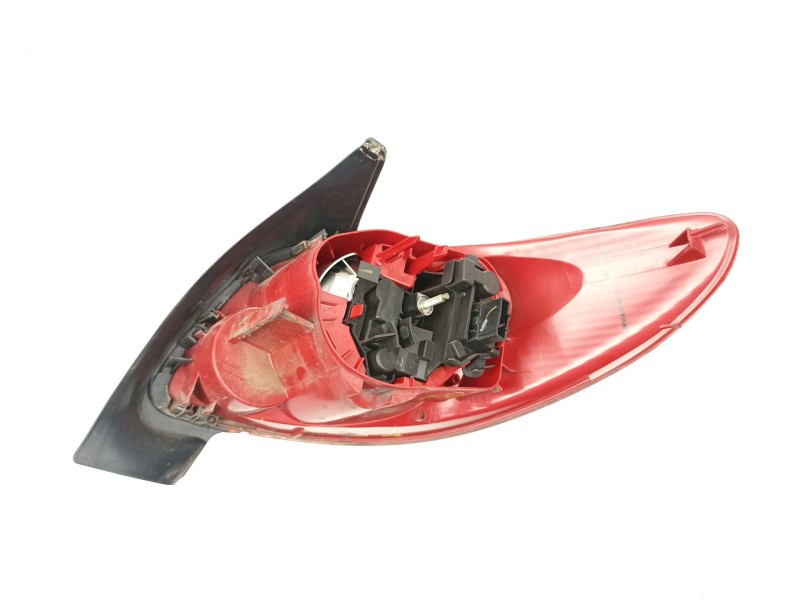 Recambio de piloto trasero izquierdo para peugeot 206 hatchback (2a/c) 1.4 16v referencia OEM IAM 6350P1  