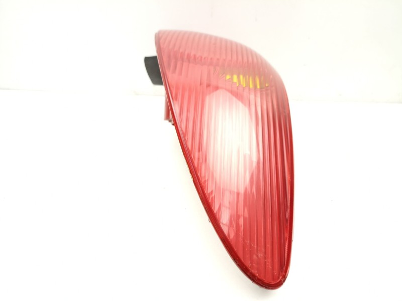 Recambio de piloto trasero derecho para peugeot 206 hatchback (2a/c) 1.4 16v referencia OEM IAM 6351P1  