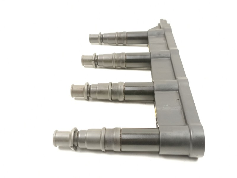 Recambio de bobina para peugeot 206 hatchback (2a/c) 1.4 16v referencia OEM IAM 9651710680 1104091 