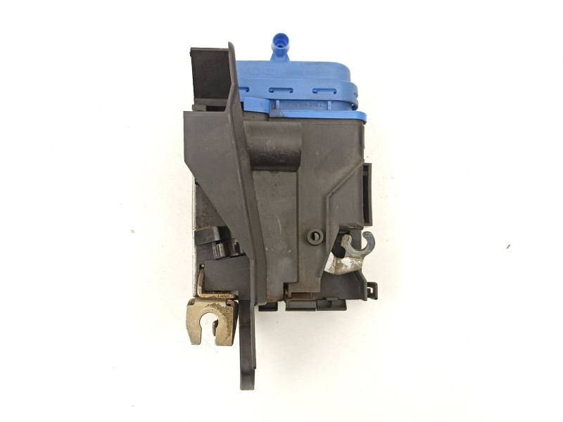 Recambio de cerradura puerta trasera izquierda para audi a4 b5 (8d2) 1.9 tdi referencia OEM IAM 8D0839015A  