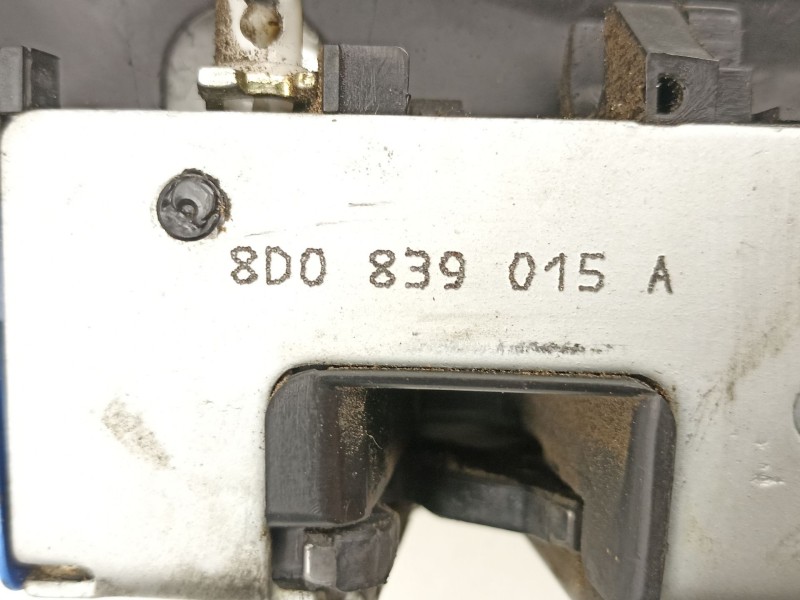 Recambio de cerradura puerta trasera izquierda para audi a4 b5 (8d2) 1.9 tdi referencia OEM IAM 8D0839015A  