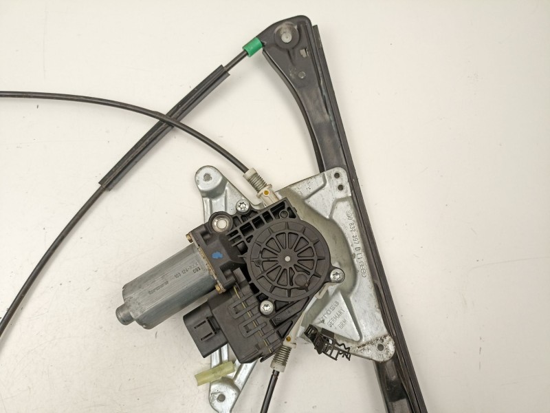 Recambio de elevalunas delantero izquierdo para audi a4 b5 (8d2) 1.9 tdi referencia OEM IAM 8D0837397D  