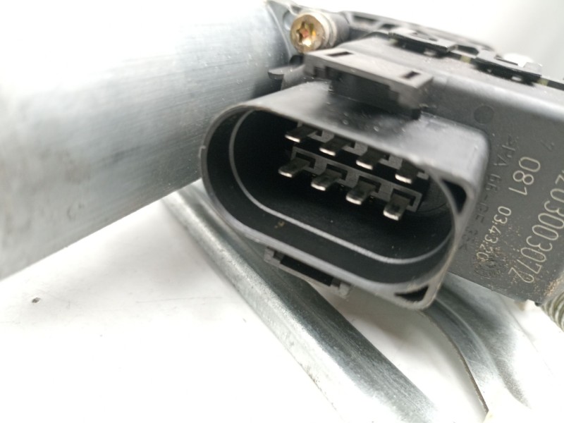 Recambio de elevalunas delantero izquierdo para audi a4 b5 (8d2) 1.9 tdi referencia OEM IAM 8D0837397D  