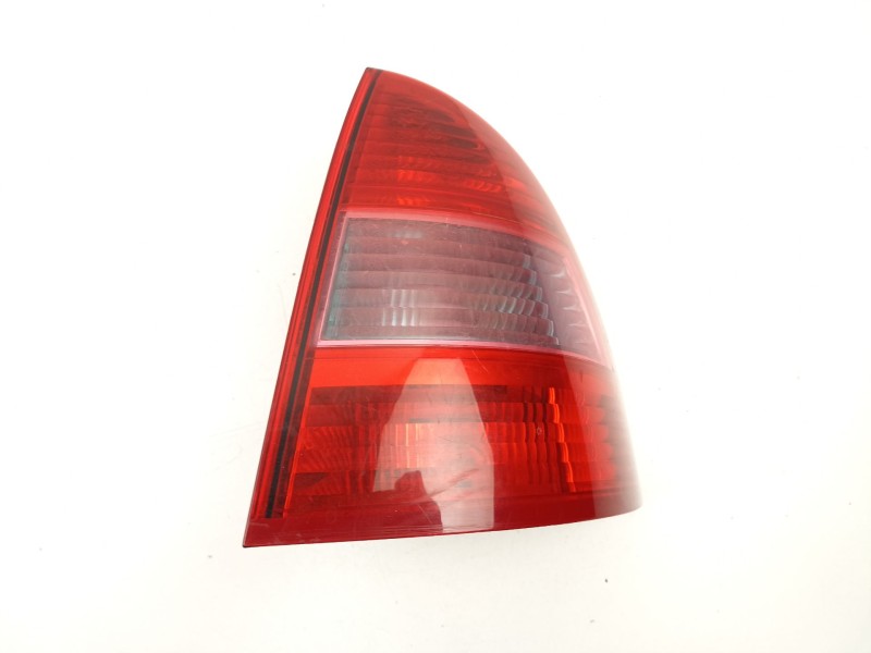 Recambio de piloto trasero derecho para citroën c5 1.6 hdi referencia OEM IAM 6351V3  