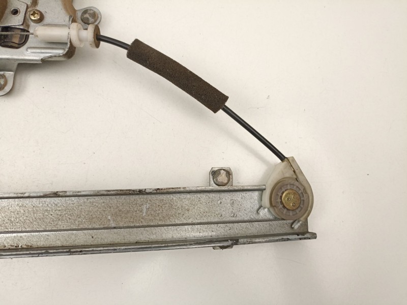 Recambio de elevalunas trasero izquierdo para hyundai accent 1.3 g referencia OEM IAM 8340325010  