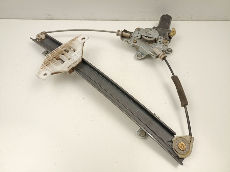 Recambio de elevalunas delantero izquierdo para hyundai accent 1.3 g referencia OEM IAM 8240325010  