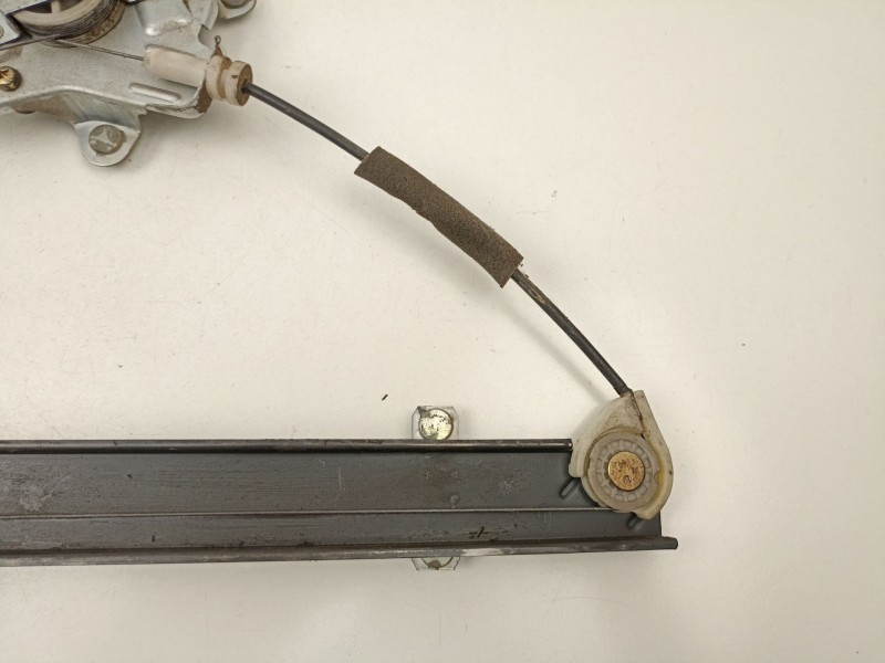 Recambio de elevalunas delantero izquierdo para hyundai accent 1.3 g referencia OEM IAM 8240325010  