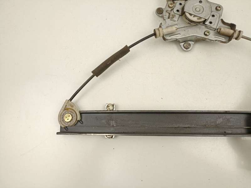 Recambio de elevalunas delantero derecho para hyundai accent 1.3 g referencia OEM IAM 8240425010  