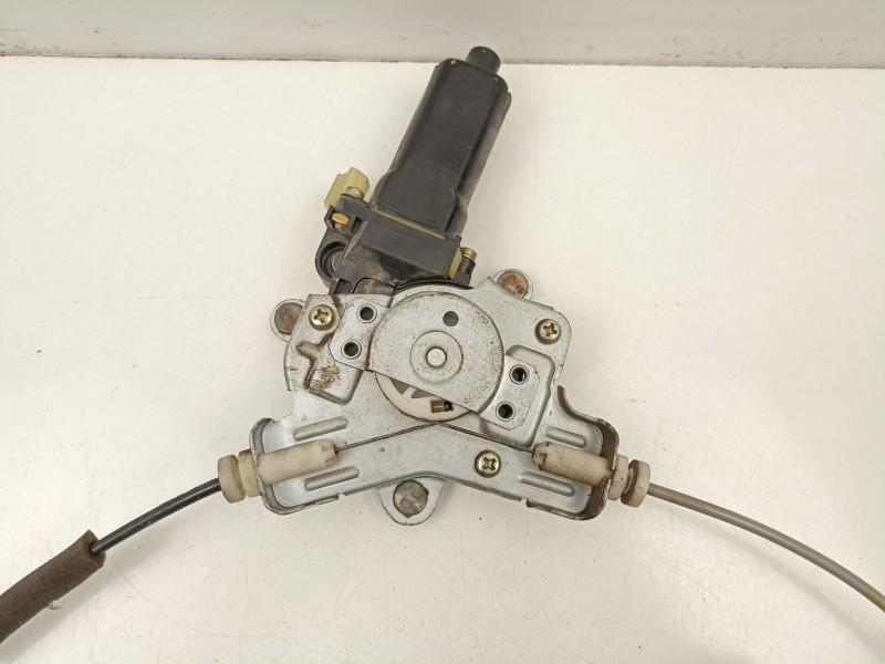 Recambio de elevalunas delantero derecho para hyundai accent 1.3 g referencia OEM IAM 8240425010  