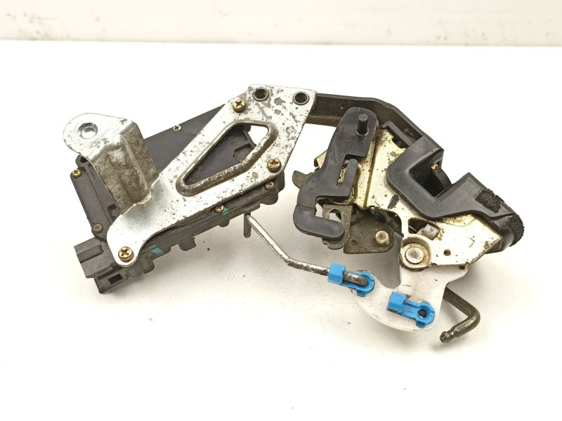 Recambio de cerradura puerta trasera izquierda para hyundai accent 1.5 td referencia OEM IAM 8141025030  