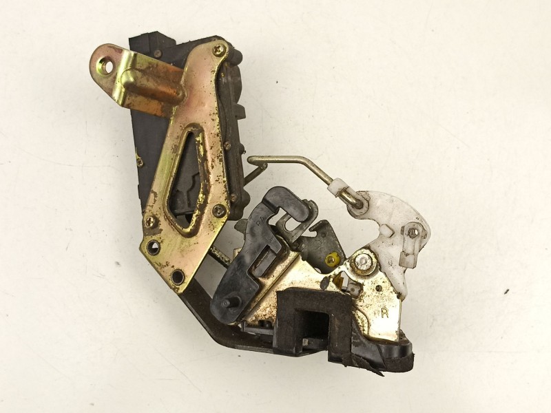 Recambio de cerradura puerta trasera derecha para hyundai accent 1.5 td referencia OEM IAM 8142025030  