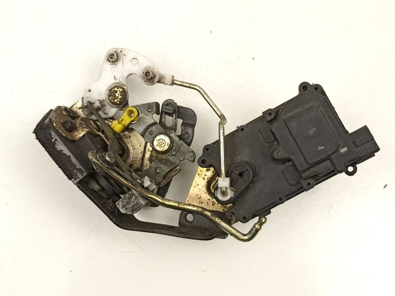 Recambio de cerradura puerta trasera derecha para hyundai accent 1.5 td referencia OEM IAM 8142025030  