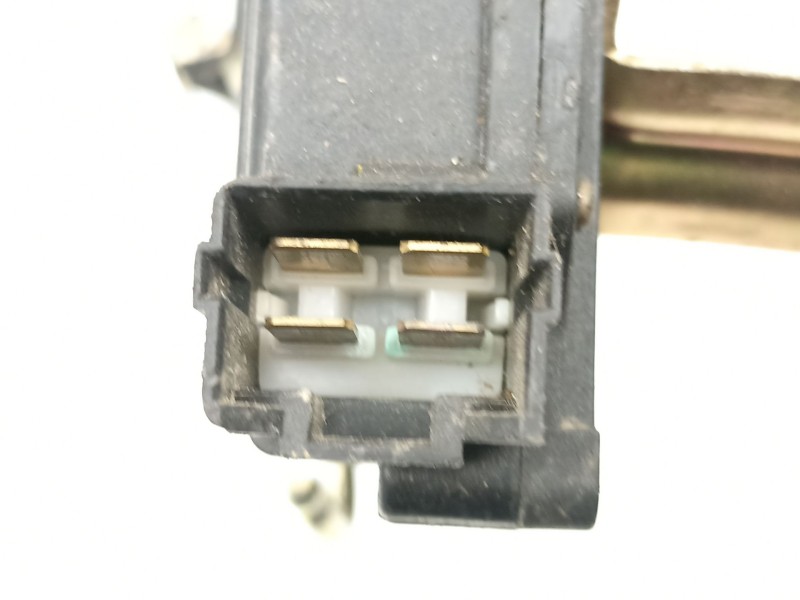 Recambio de cerradura puerta trasera derecha para hyundai accent 1.5 td referencia OEM IAM 8142025030  