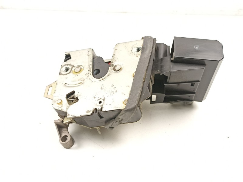 Recambio de cerradura puerta trasera derecha para bmw 5 (e39) 525 tds referencia OEM IAM 51228125672  