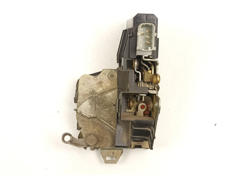 Recambio de cerradura puerta trasera derecha para bmw 5 (e39) 525 tds referencia OEM IAM 51228125672  