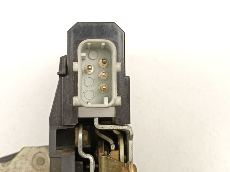 Recambio de cerradura puerta trasera derecha para bmw 5 (e39) 525 tds referencia OEM IAM 51228125672  