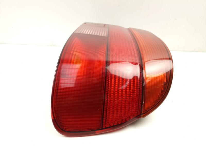 Recambio de piloto trasero derecho para bmw 5 (e39) 525 tds referencia OEM IAM 8358032  