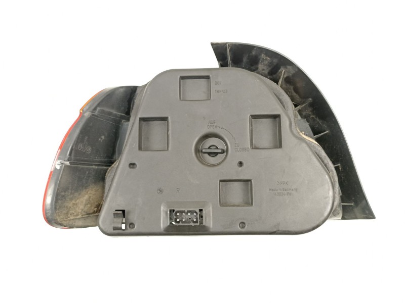 Recambio de piloto trasero derecho para bmw 5 (e39) 525 tds referencia OEM IAM 8358032  
