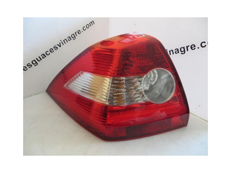 Recambio de piloto trasero izq. : renault megane : 1.9 d /f9q b8 (119,68cv) 4p [2005] para renault megane 1.9 d /f9q b8 referenc