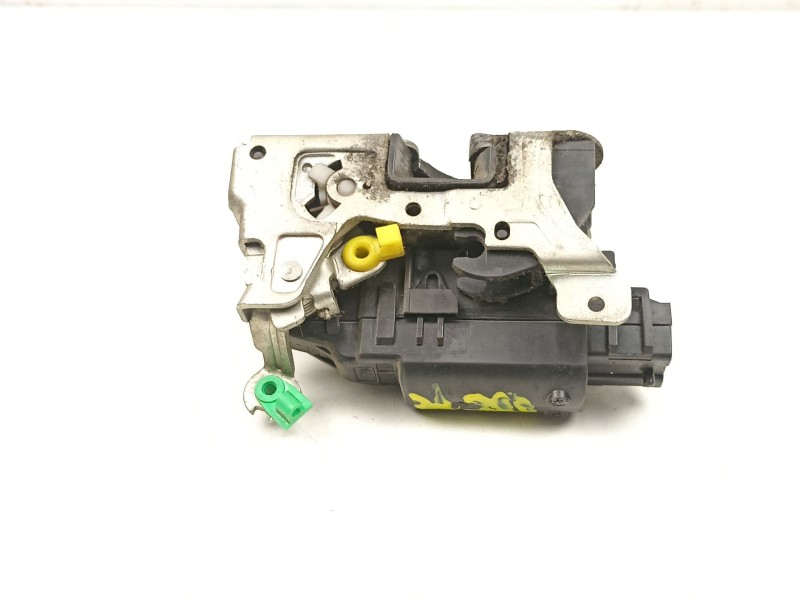 Recambio de cerradura puerta delantera derecha para renault master ii furgoneta (fd) 2.5 dci referencia OEM IAM 8200147150  