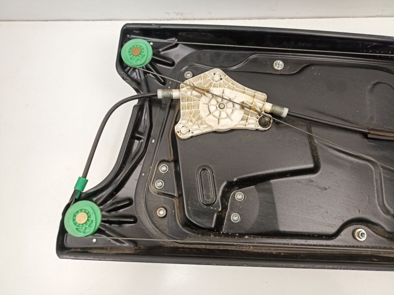 Recambio de elevalunas delantero derecho para land rover discovery iii (l319) 2.7 td 4x4 referencia OEM IAM CUH500100  