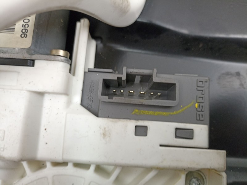 Recambio de elevalunas delantero derecho para land rover discovery iii (l319) 2.7 td 4x4 referencia OEM IAM CUH500100  