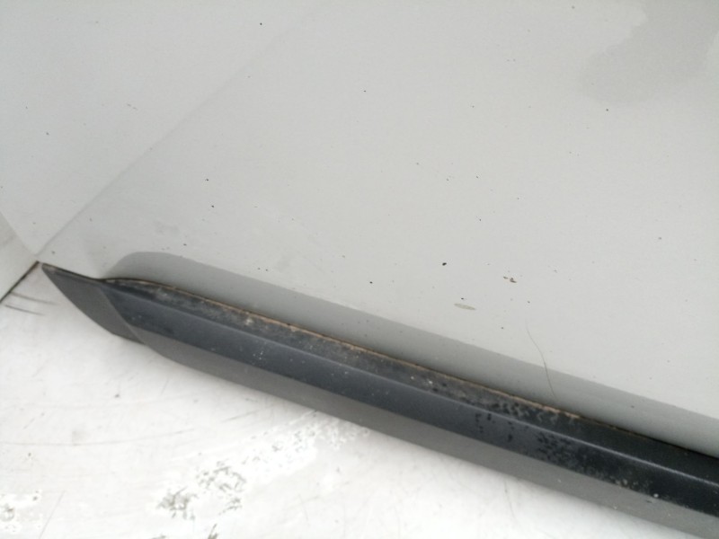 Recambio de puerta delantera izquierda para land rover discovery iii (l319) 2.7 td 4x4 referencia OEM IAM BDA780110  