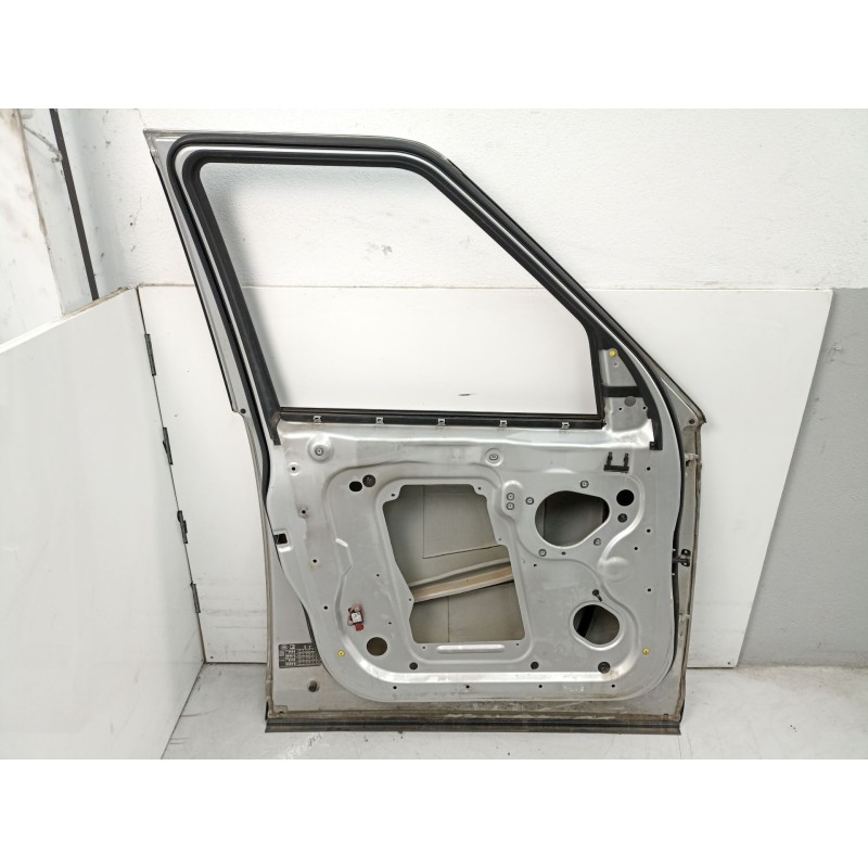Recambio de puerta delantera izquierda para land rover discovery iii (l319) 2.7 td 4x4 referencia OEM IAM BDA780110  