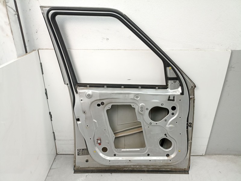 Recambio de puerta delantera izquierda para land rover discovery iii (l319) 2.7 td 4x4 referencia OEM IAM BDA780110  