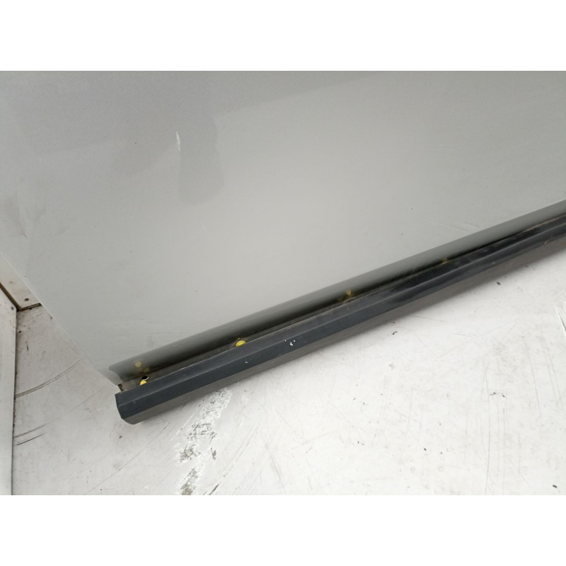 Recambio de puerta delantera derecha para land rover discovery iii (l319) 2.7 td 4x4 referencia OEM IAM BDA780100  