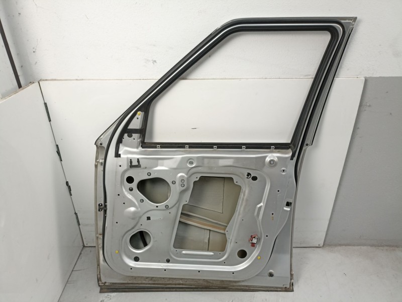 Recambio de puerta delantera derecha para land rover discovery iii (l319) 2.7 td 4x4 referencia OEM IAM BDA780100  