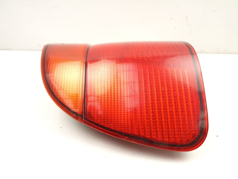 Recambio de piloto trasero izquierdo para bmw 5 touring (e39) 520 i referencia OEM IAM 63218371327  