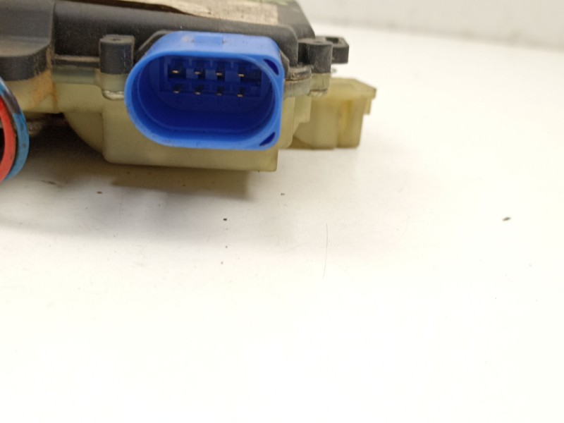 Recambio de cerradura puerta delantera derecha para seat ibiza iii (6l1) 1.2 referencia OEM IAM 3B1837016BQ  