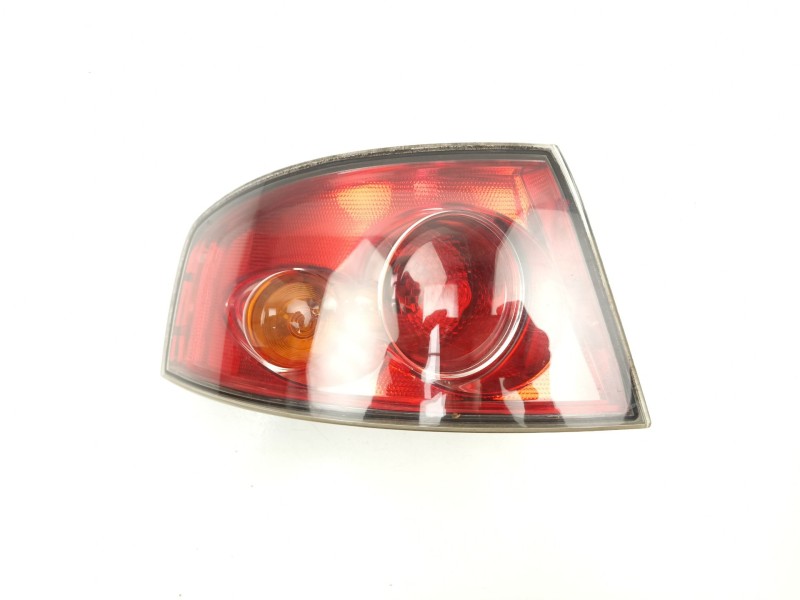 Recambio de piloto trasero izquierdo para seat ibiza iii (6l1) 1.2 referencia OEM IAM 6L6945095A  6L6945111