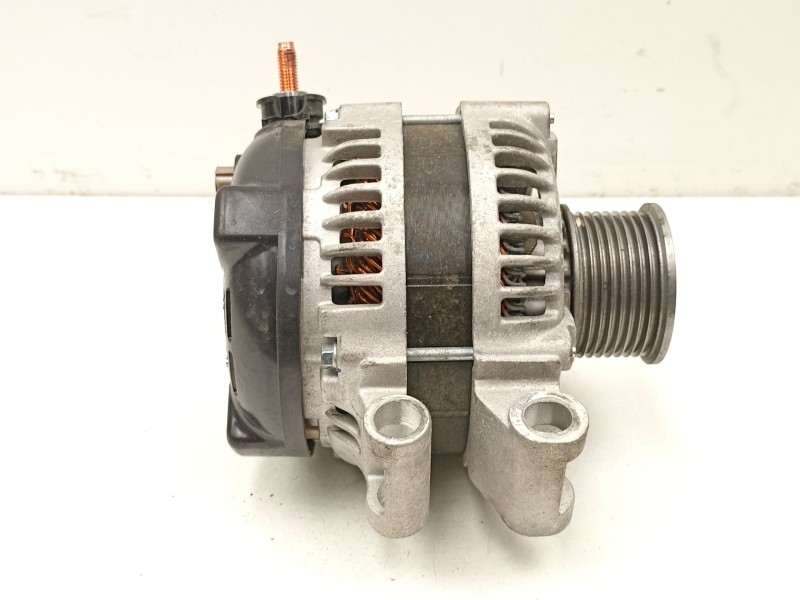 Recambio de alternador para land rover discovery iii (l319) 2.7 td 4x4 referencia OEM IAM YLE500200  