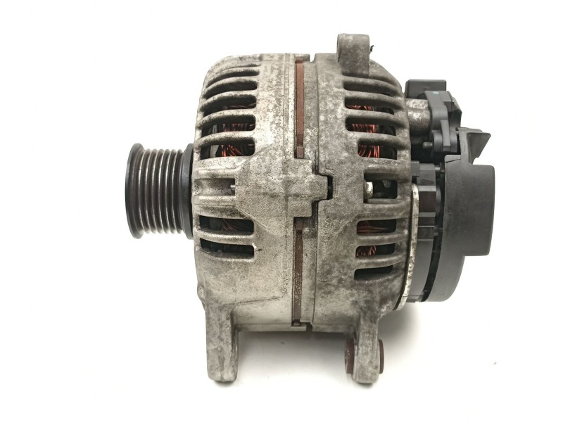 Recambio de alternador para renault master ii furgoneta (fd) 2.5 dci referencia OEM IAM 8200692868 0124525133 