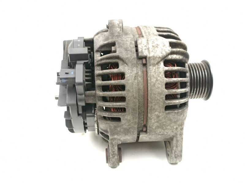 Recambio de alternador para renault master ii furgoneta (fd) 2.5 dci referencia OEM IAM 8200692868 0124525133 