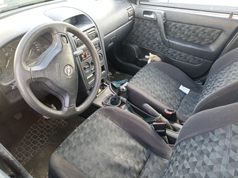 opel astra g hatchback (t98) del año 2001