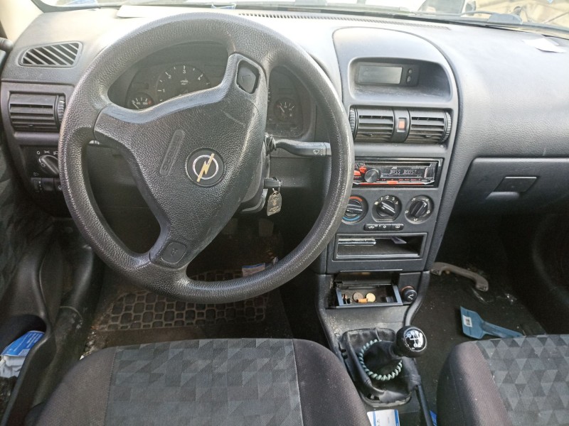 opel astra g hatchback (t98) del año 2001