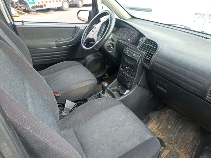 opel zafira a monospace (t98) del año 2001