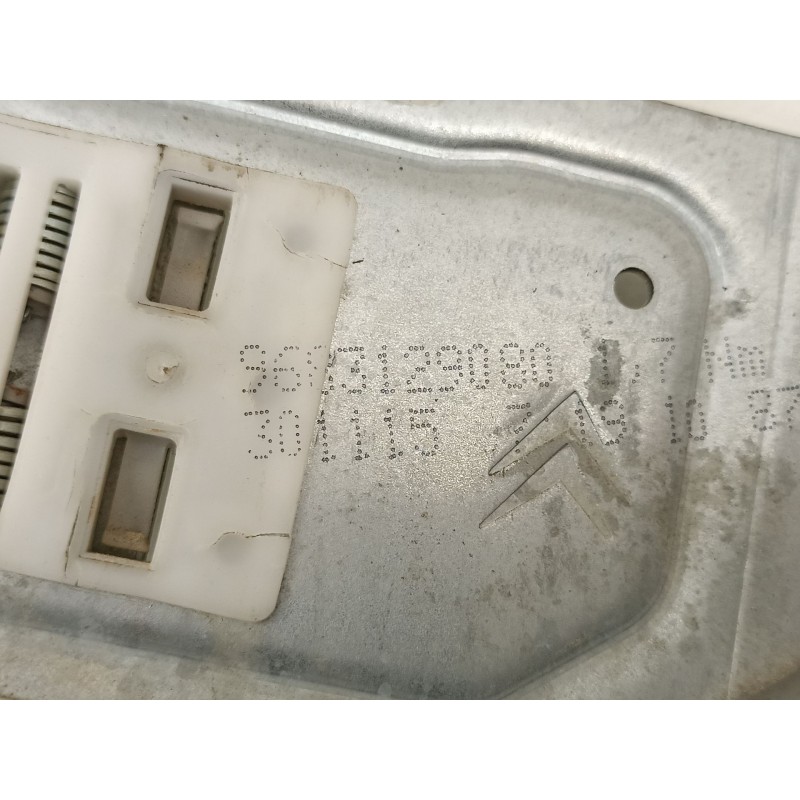 Recambio de elevalunas trasero izquierdo para citroën c3 ii (sc_) 1.2 vti 82 referencia OEM IAM 9683129080  