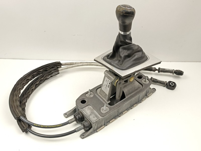 Recambio de palanca cambio manual para audi a3 (8p1) 2.0 tdi 16v referencia OEM IAM 1K0711049AT  